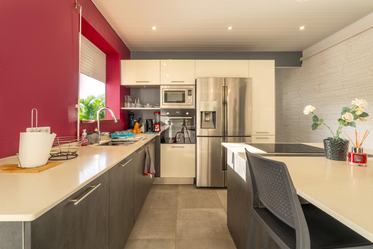 15Location villa piscine 4 chambres sainte luce_Cuisine